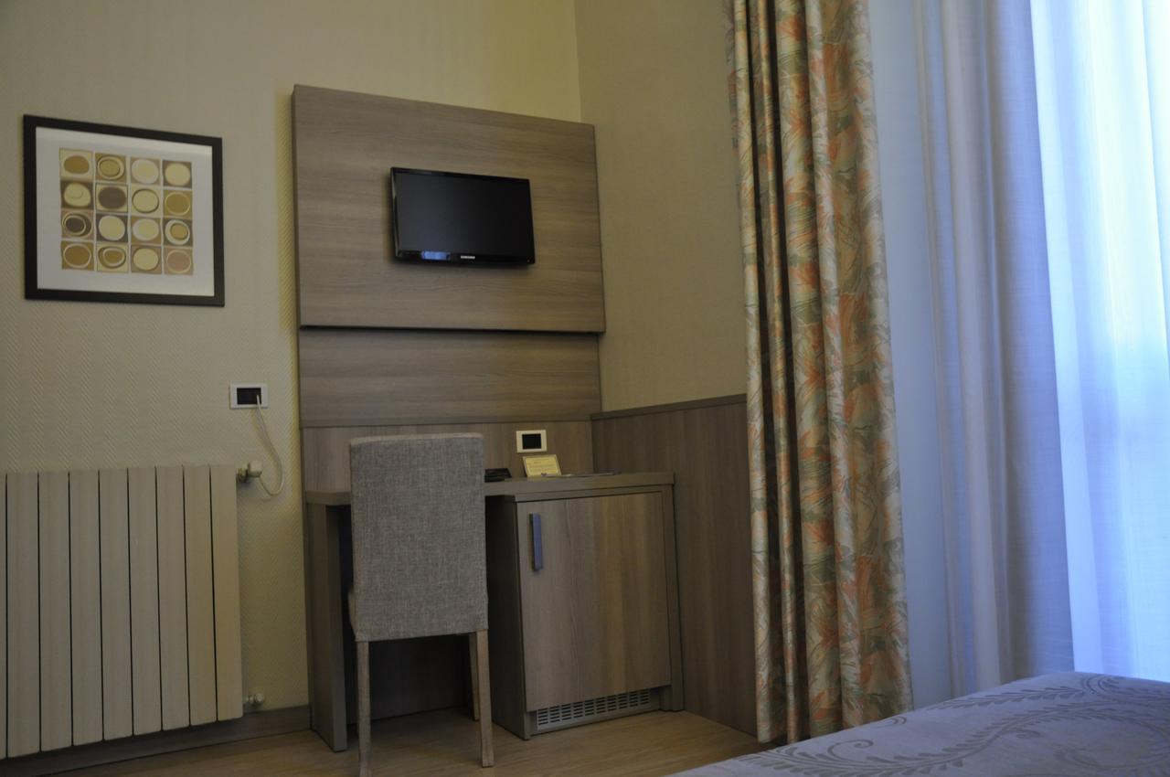 Hotel Est Piombino Zewnętrze zdjęcie