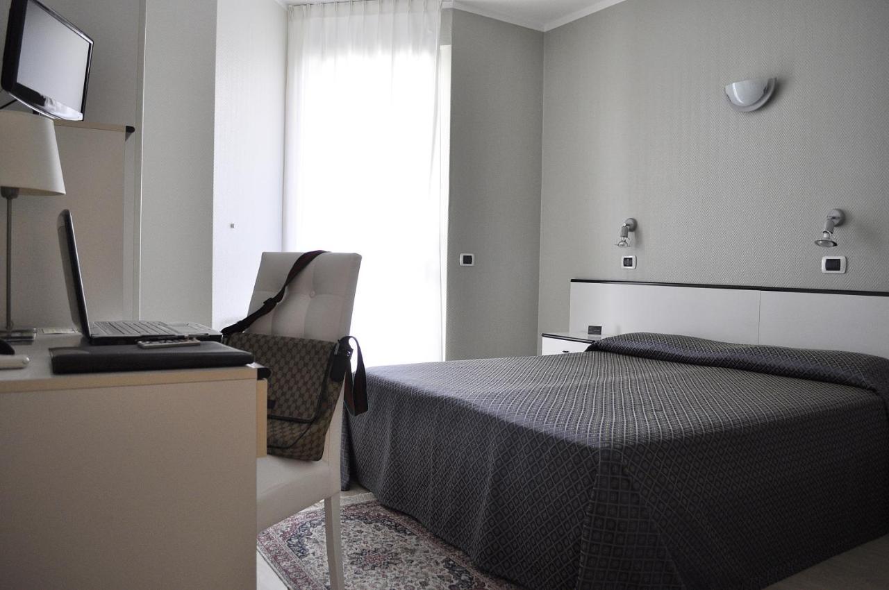 Hotel Est Piombino Pokój zdjęcie